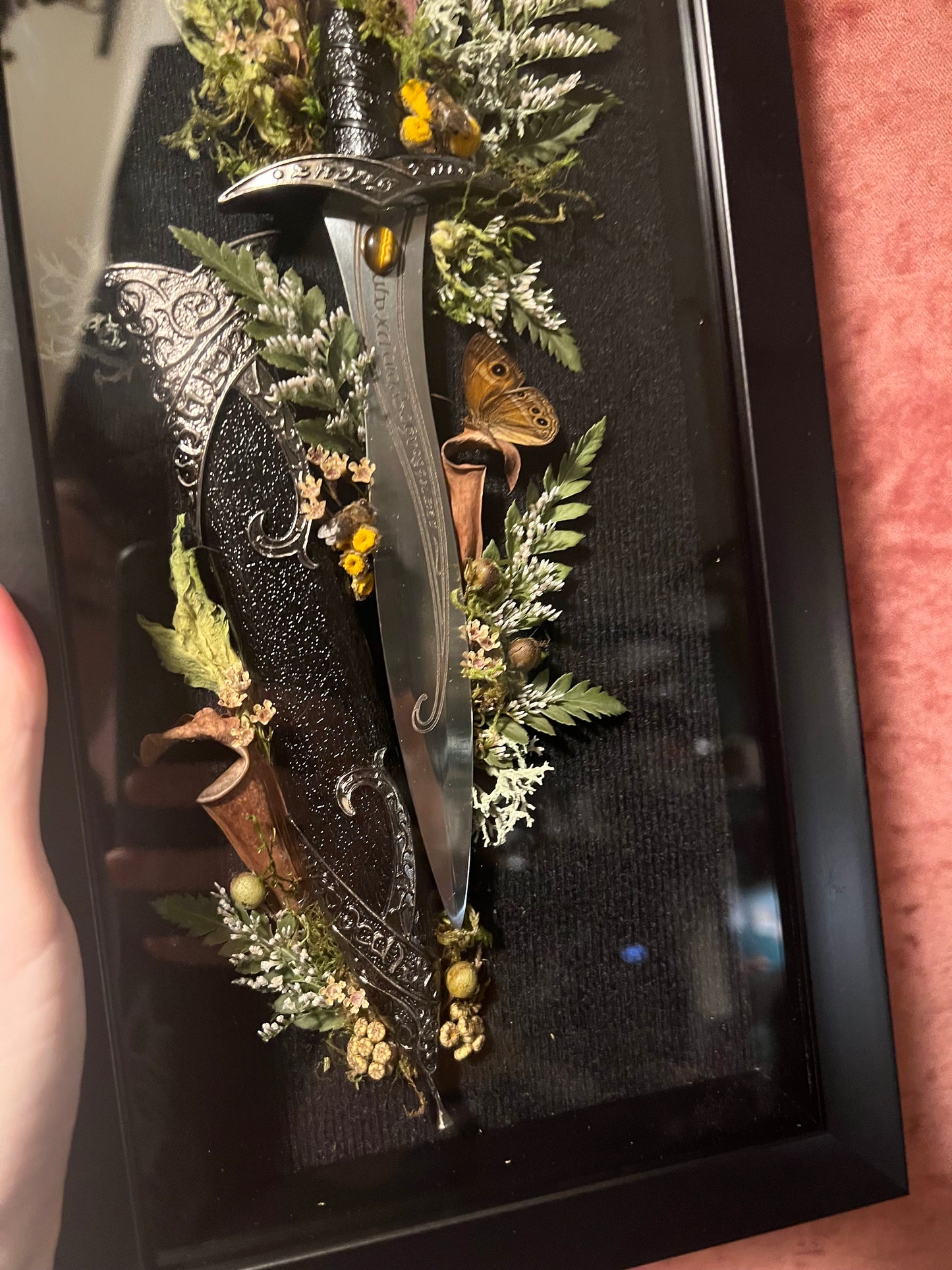 Fantasy Dagger Frame Tigers Eye