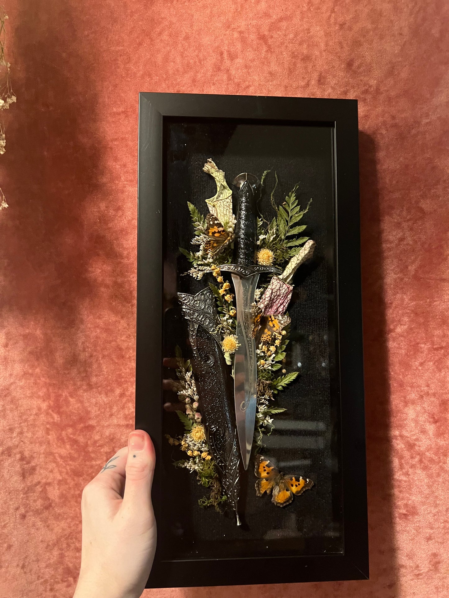 Fantasy Dagger Frame Orange/Green