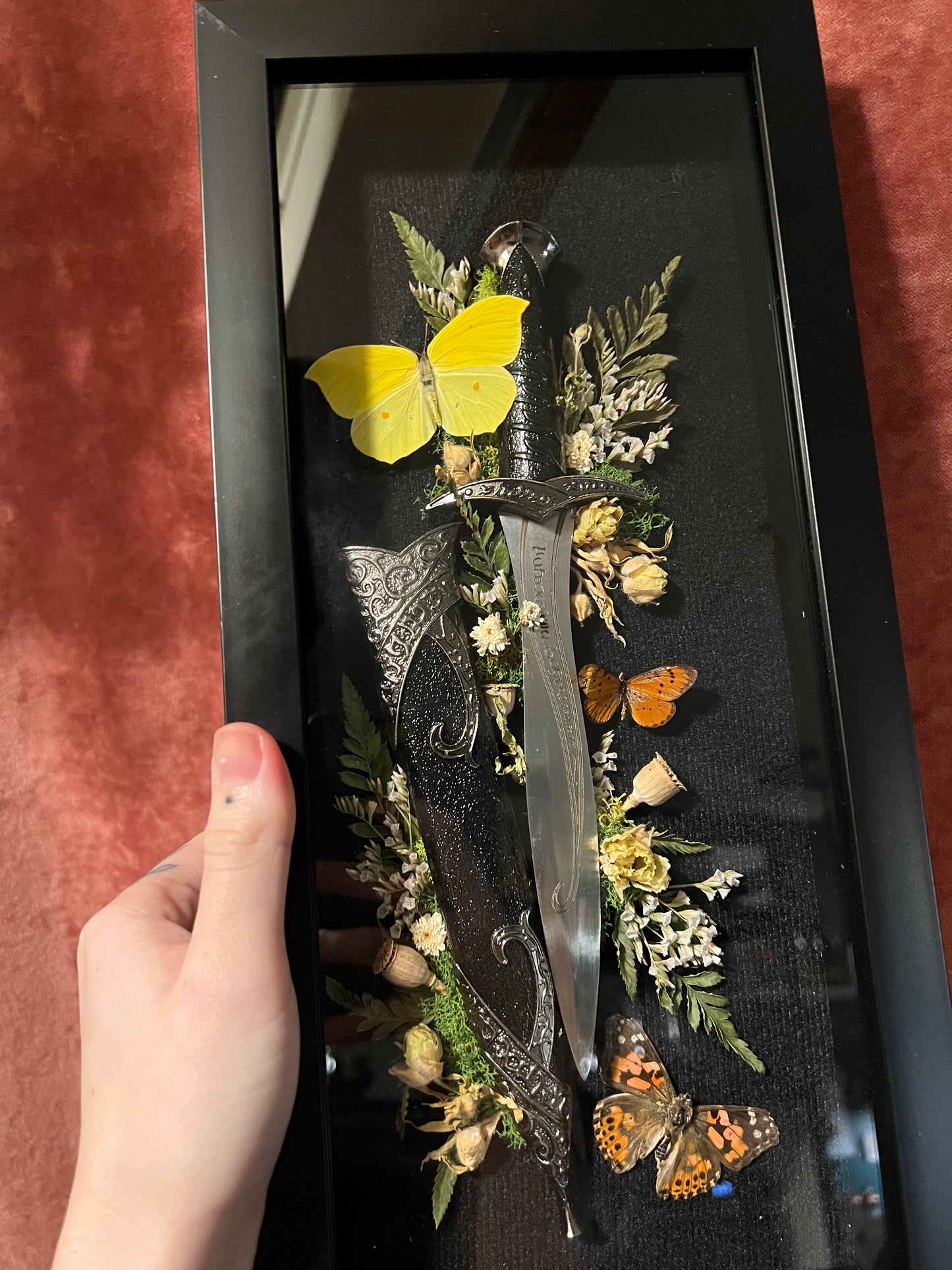 Fantasy Dagger Frame Yellow/Orange